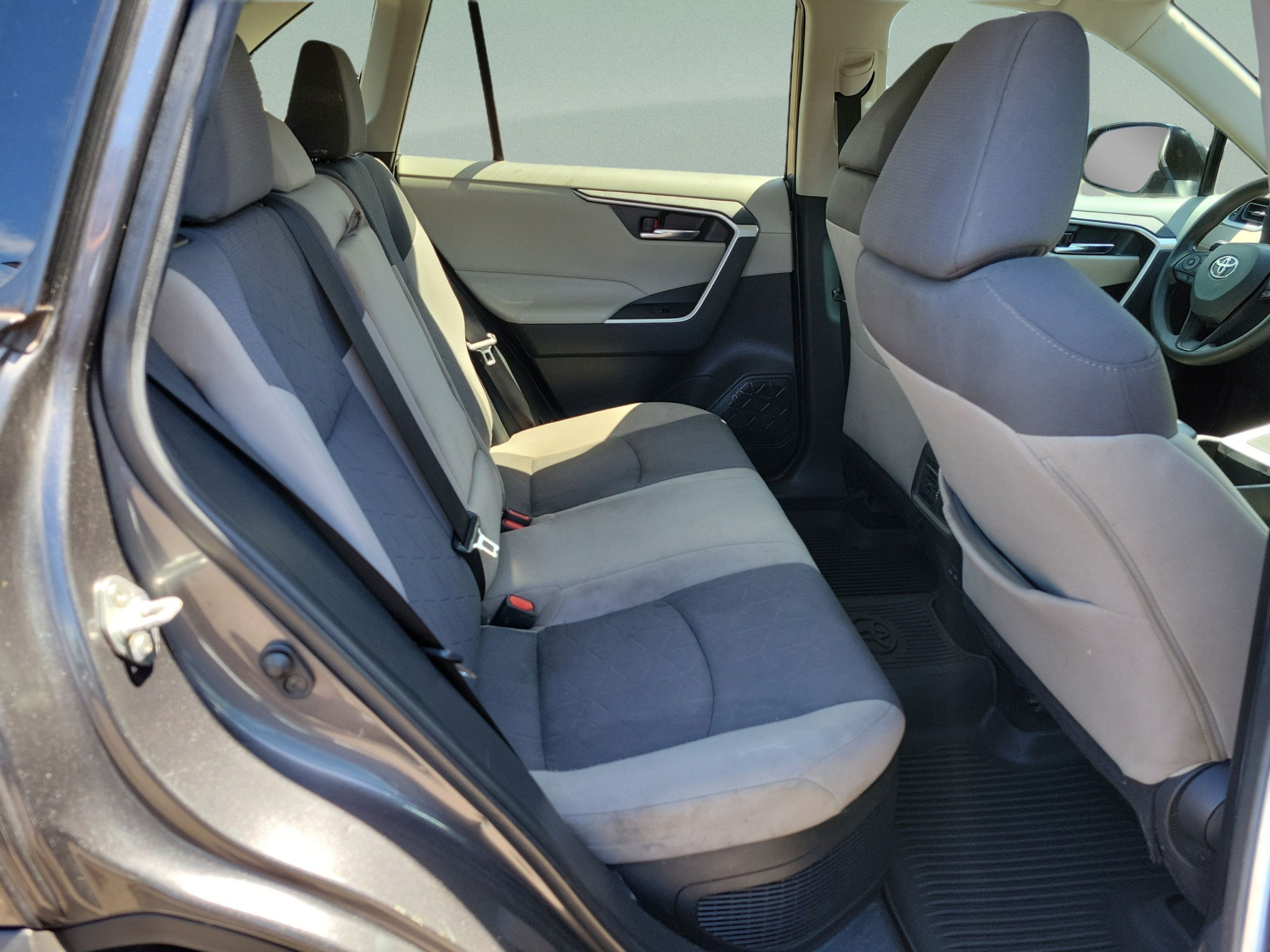 Used 2022 Toyota RAV4 XLE w/ Convenience Package AWD/4WD image 10