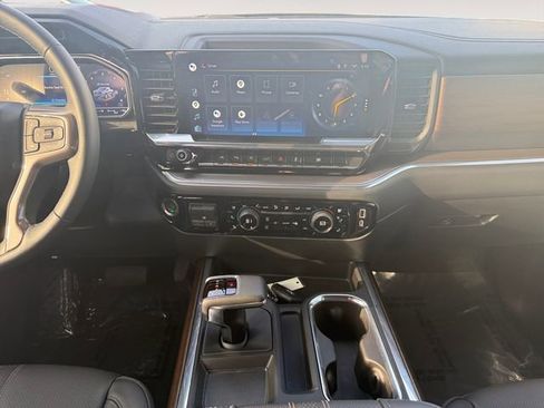 Used 2022 Chevrolet Silverado 1500 High Country w/ High Country Premium Package image 11