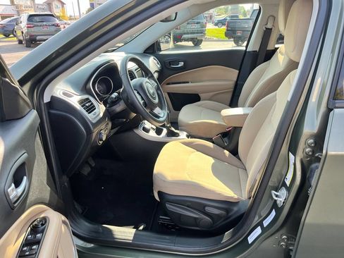 Used 2018 Jeep Compass Sport AWD/4WD image 10
