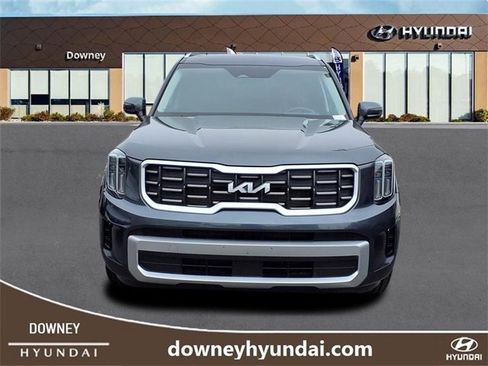 Used 2023 Kia Telluride S image 2