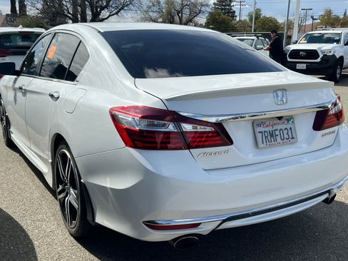 Used 2016 Honda Accord Sport image 4