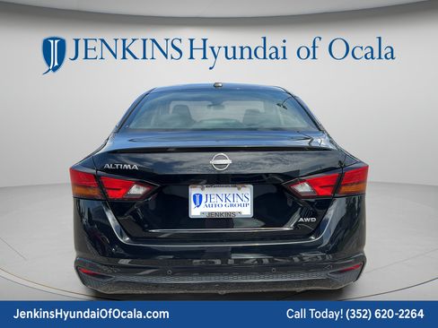 Used 2025 Nissan Altima 2.5 SV AWD/4WD image 4