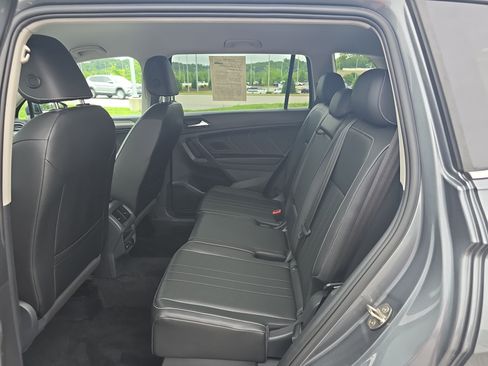 Used 2022 Volkswagen Tiguan SE AWD/4WD image 14