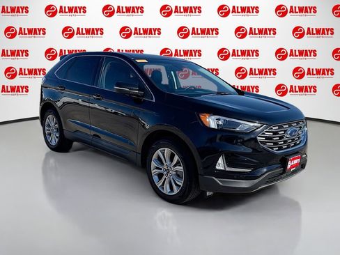 Used 2023 Ford Edge Titanium image 3