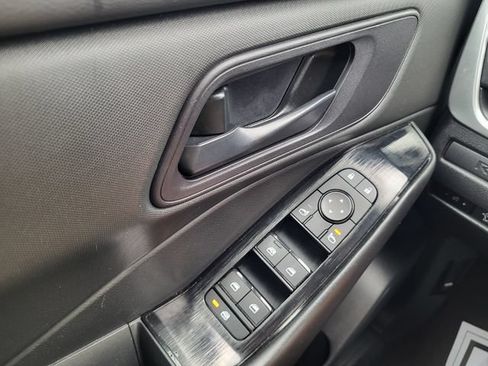 Used 2024 Nissan Rogue S FWD image 21