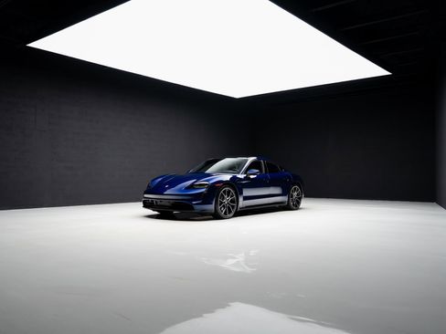 Used 2023 Porsche Taycan w/ Premium Package image 79