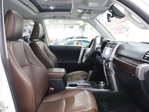 Used 2022 Toyota 4Runner Limited AWD/4WD image 31