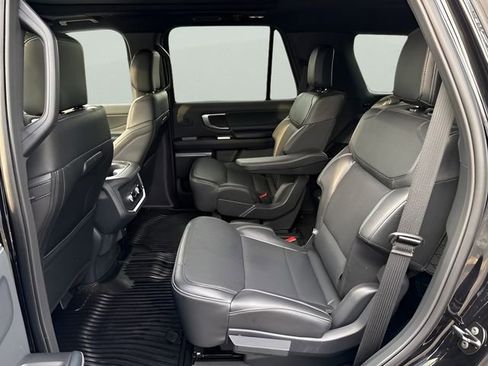 Used 2025 Ford Expedition Platinum w/ Stealth Performance Package AWD/4WD image 25