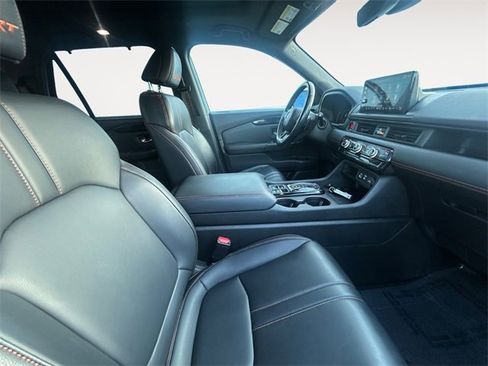 Used 2023 Honda Pilot TrailSport image 14