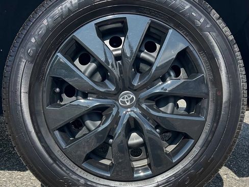 Certified 2023 Toyota RAV4 LE AWD/4WD image 27