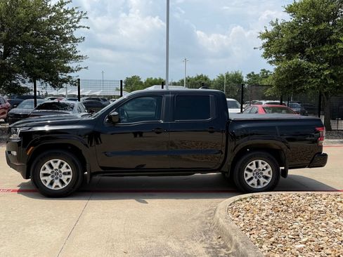 Used 2022 Nissan Frontier SV RWD image 2