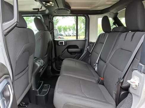Used 2023 Jeep Wrangler Unlimited AWD/4WD image 8
