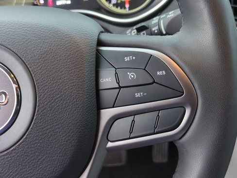 Used 2021 Jeep Cherokee Latitude Plus w/ Security Package image 12