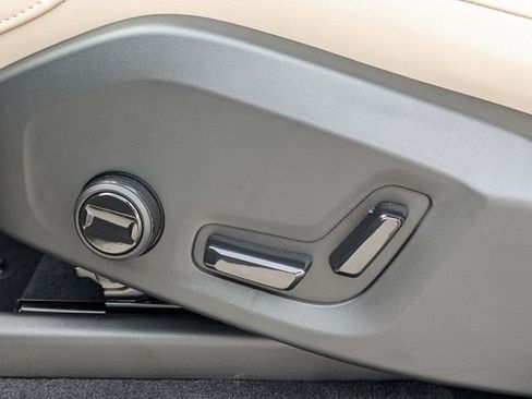 Certified 2025 Volvo XC90 B5 Core w/ Protection Package Premier image 25