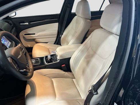 Used 2023 Chrysler 300 Touring L w/ Popular Equipment Group image 22