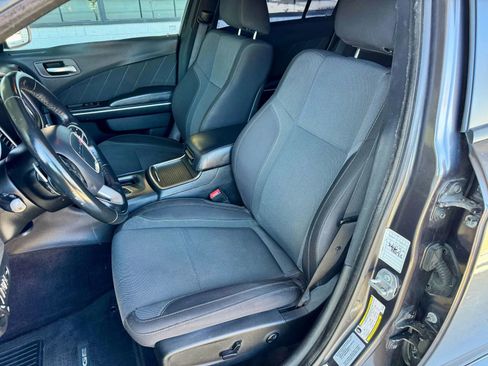 Used 2017 Dodge Charger R/T image 21
