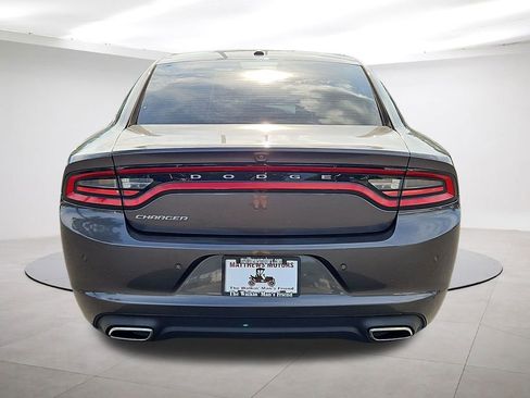 Used 2020 Dodge Charger SXT RWD image 6