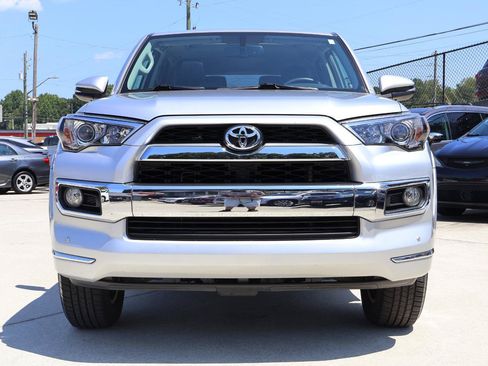 Used 2018 Toyota 4Runner Limited AWD/4WD image 9