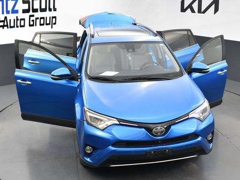 Used 2018 Toyota RAV4 Limited w/ Advanced Technology Package AWD/4WD image 29