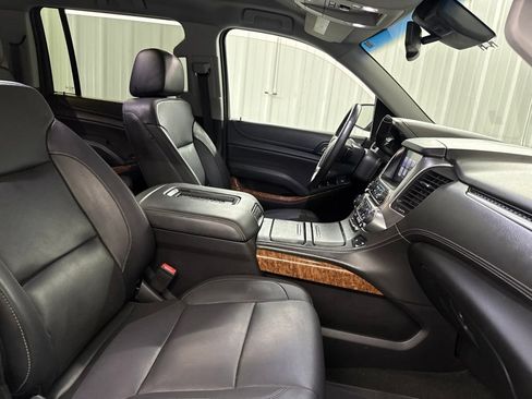 Used 2018 Chevrolet Suburban Premier AWD/4WD image 24