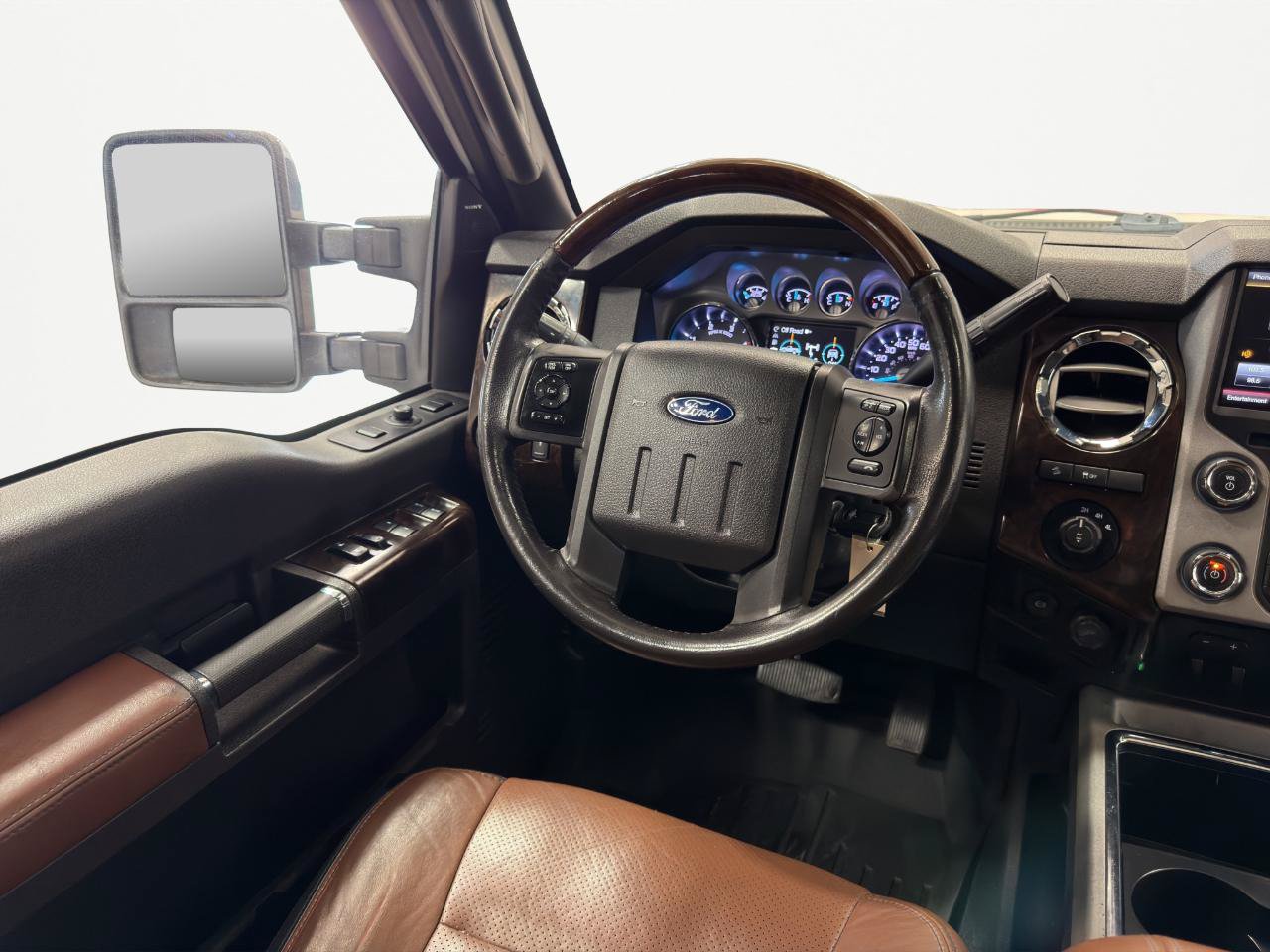 Used 2015 Ford F250 Platinum w/ FX4 Off-Road Package AWD/4WD image 20