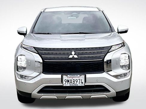 Used 2024 Mitsubishi Outlander SE AWD/4WD image 2