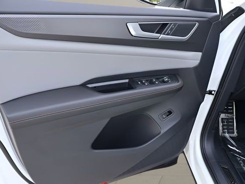 New 2026 Volkswagen Atlas Peak Edition AWD/4WD image 11