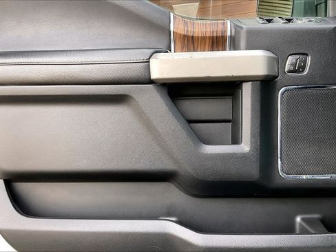 Used 2019 Ford F150 Lariat image 15