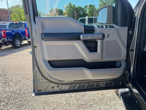 Used 2018 Ford F150 XLT AWD/4WD image 11