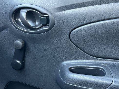 Used 2017 Nissan Versa S image 19