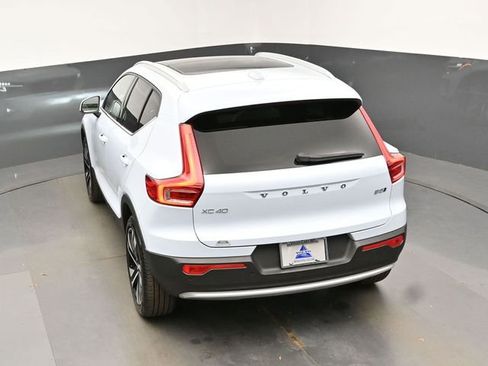 Used 2025 Volvo XC40 B5 Plus AWD/4WD image 46