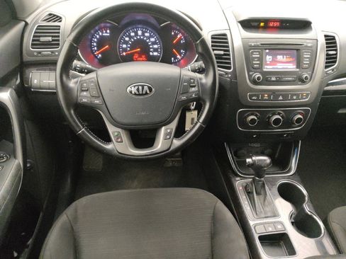 Used 2015 Kia Sorento LX image 22