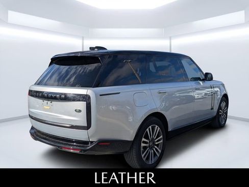 Used 2023 Land Rover Range Rover Long Wheelbase SE image 7
