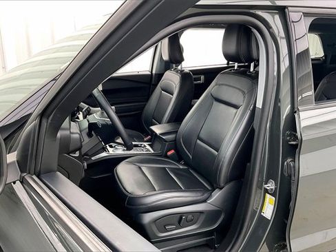 Used 2023 Ford Explorer XLT w/ Equipment Group 202A image 8