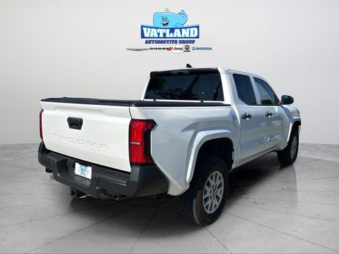 Used 2024 Toyota Tacoma SR image 5