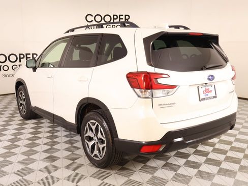 Used 2022 Subaru Forester Premium AWD/4WD image 23