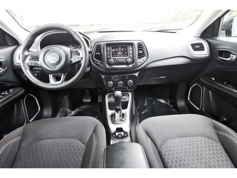 Used 2018 Jeep Compass Sport FWD image 8