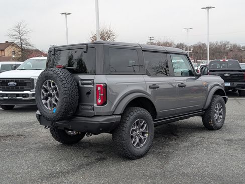 New 2025 Ford Bronco Badlands image 2