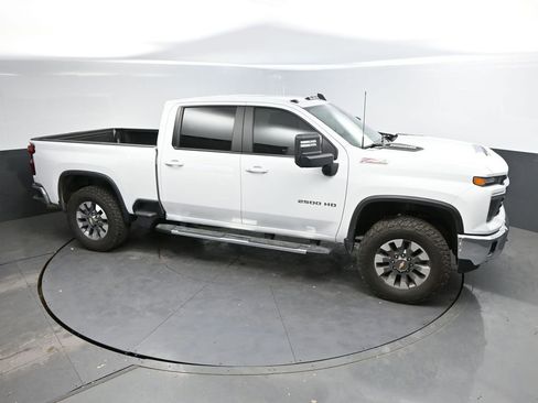 Used 2024 Chevrolet Silverado 2500 LT image 21