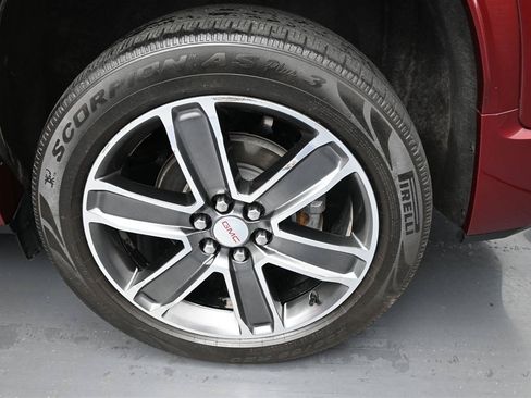 Used 2018 GMC Acadia Denali w/ Technology Package AWD/4WD image 11