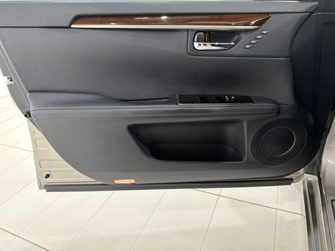 Used 2017 Lexus ES 350 w/ Luxury Package FWD image 10