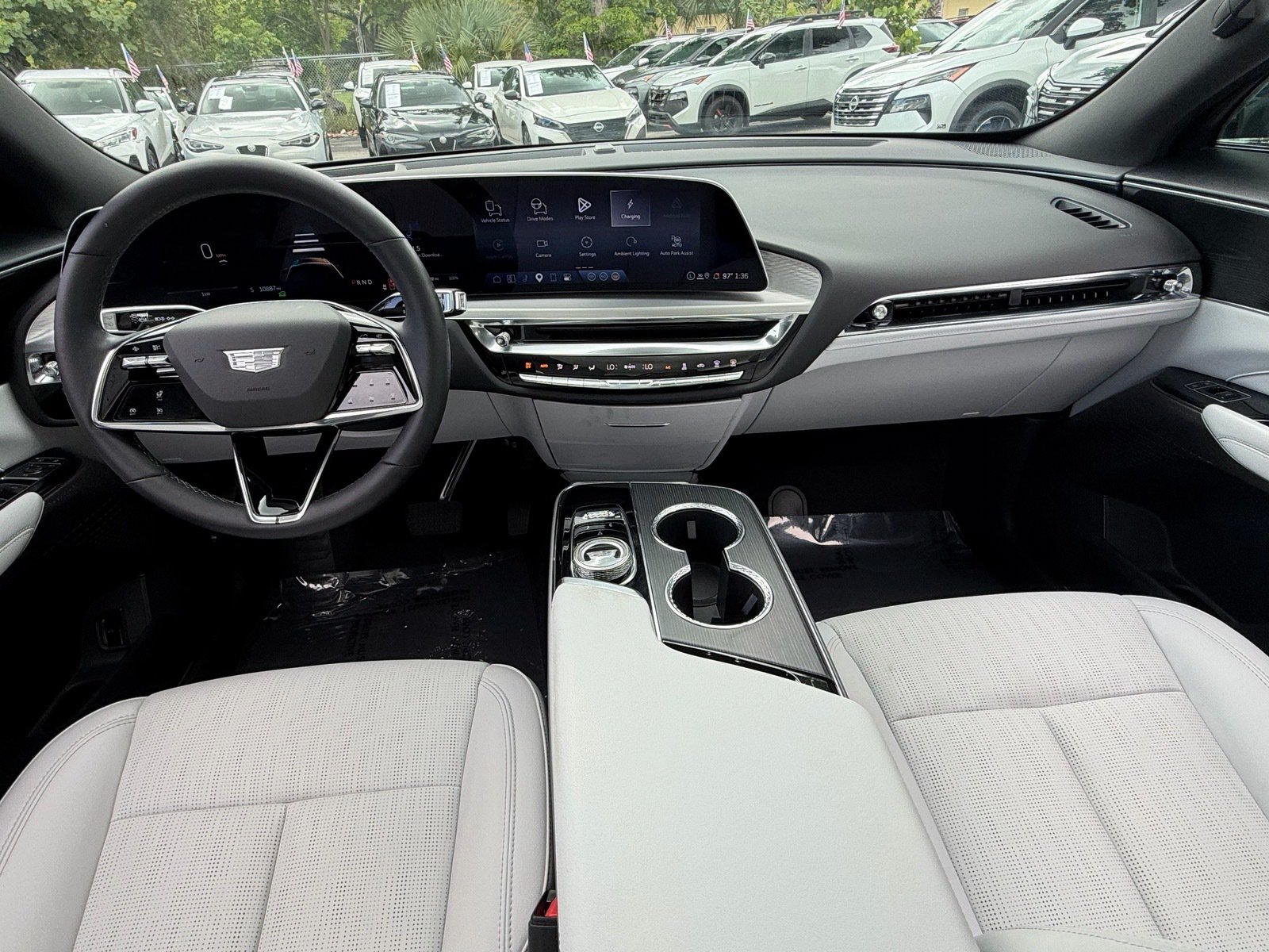 Used 2025 Cadillac Lyriq Luxury RWD image 14