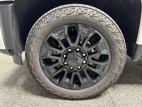 Used 2025 GMC Sierra 2500 Denali Ultimate AWD/4WD image 3