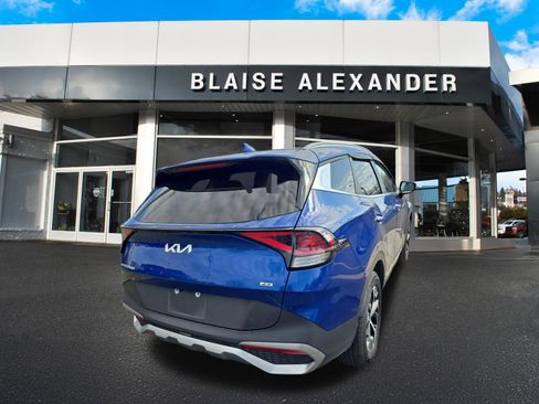 Used 2023 Kia Sportage EX AWD/4WD image 3