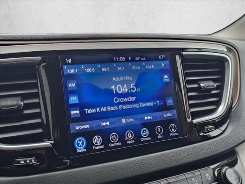 Used 2017 Chrysler Pacifica Touring-L Plus w/ Advanced Safetytec Group image 24