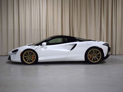 New 2025 McLaren Artura Spider image 6