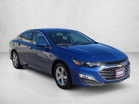 Used 2023 Chevrolet Malibu LT image 3