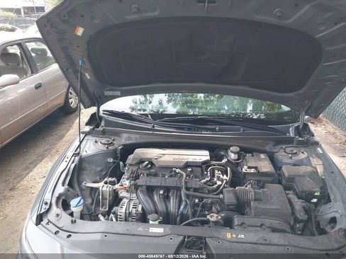Used 2024 Hyundai Elantra Limited FWD image 2