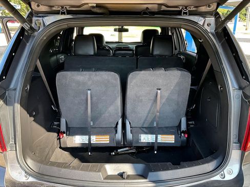Used 2014 Ford Explorer XLT w/ Equipment Group 202A FWD image 33