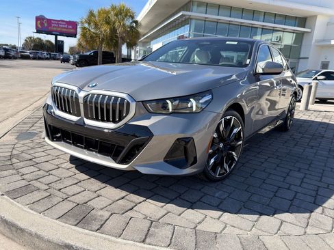 New 2026 BMW 530i w/ M Sport Package RWD image 1